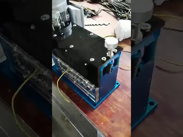 15-42mm 대구경 와이어 케이블 스트리퍼 (휠 카톤 피드, 370W, 15kV, 220V)