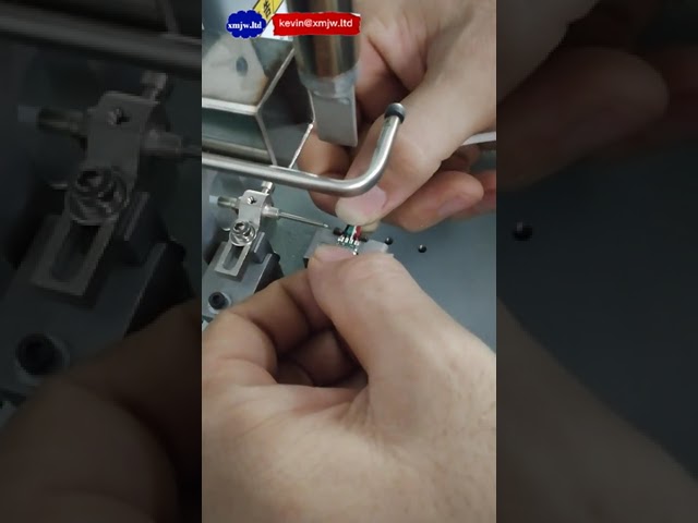 반자동 납땜 테이블 | USB-C 커넥터 및 데이터 케이블 납땜 기계