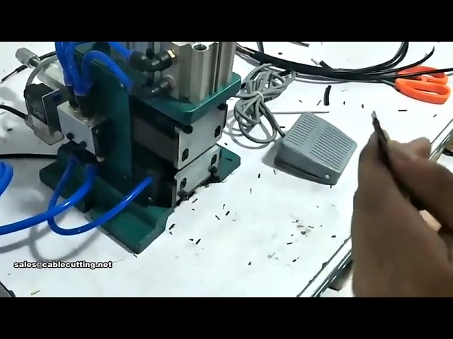 3F-01 25mm 공압식 멀티코어 와이어 피복 벗김 및 꼬임기